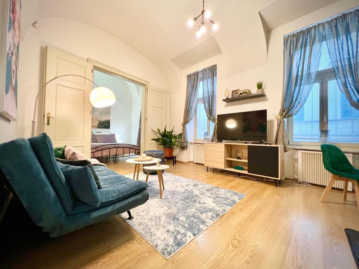 Elegant Apartment In Košice Exteriör bild